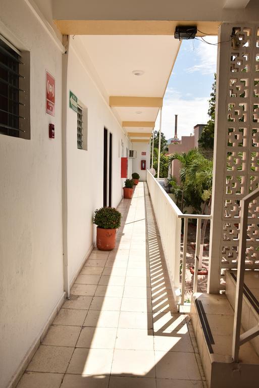 Hotel Lb Manzanillo Exterior photo