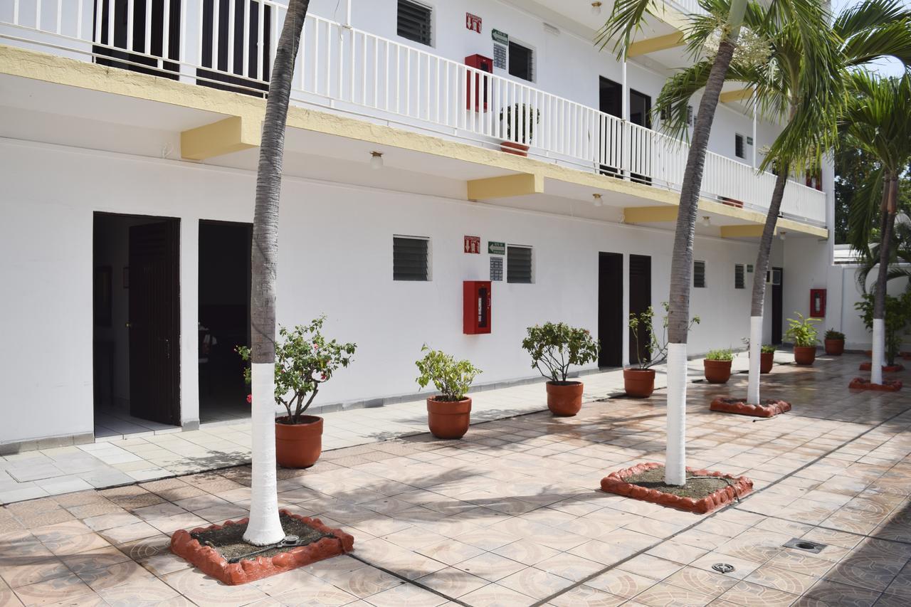 Hotel Lb Manzanillo Exterior photo